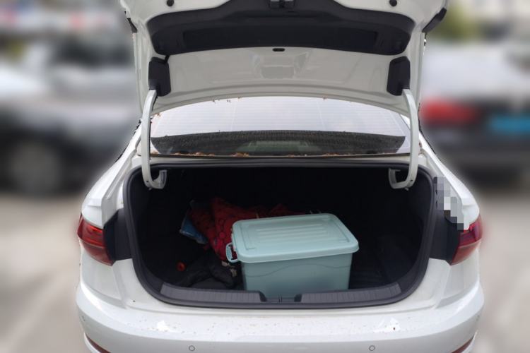 Used Volkswagen Sagitar  Trunk
