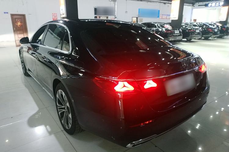 Used Mercedes-Benz E-Class New Energy 2024 E 350 e L Plug-in Hybrid Sedan
