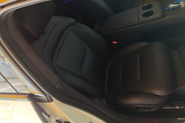 Used Avatr 06 2025 Ultra Pure Electric Edition Right Front Seat