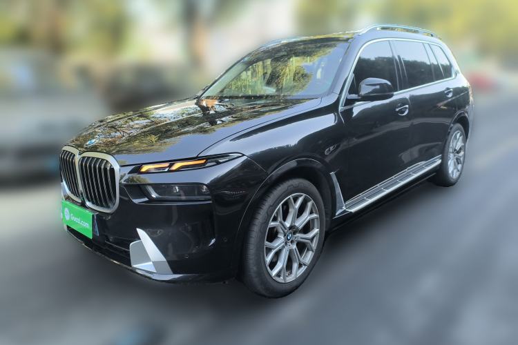 Used BMW X7 2023 xDrive40i Luxury Package with Leading Features