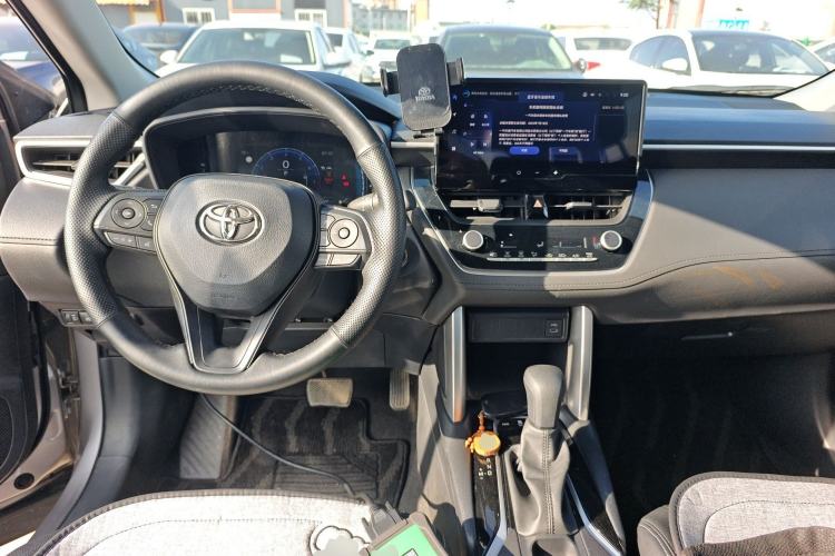 Used Toyota Corolla Cross 2023 2.0L Elite Edition Center Console