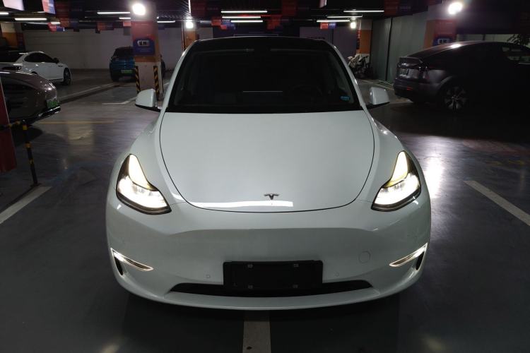 Used Tesla Model Y 2021 Long-Range All-Wheel-Drive Version
