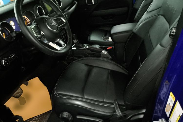 Used Jeep Wrangler 2018 2.0T Sahara Four-Door Edition Left Front Seat