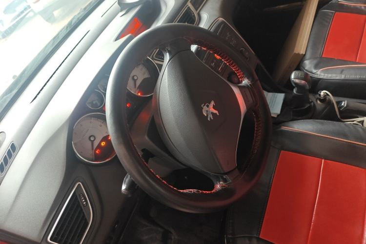 Used Peugeot 308 2014 Enjoy Edition Classic 1.6L Manual YouShang Model Steering Wheel