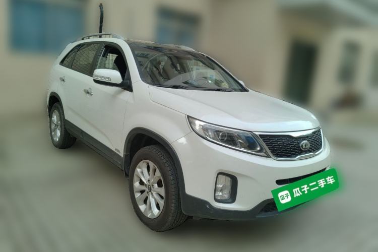 Used Kia Sorento  Front Right 45 Deg