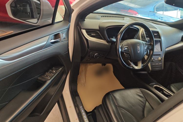 Used Lincoln MKC 2017 2.0T Two-Wheel Drive Deluxe Edition
