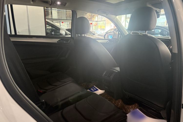 Used Volkswagen Tiguan L 2019 Revised 330TSI Automatic Two-Wheel Drive Smart & Luxury Edition China VI Standard
