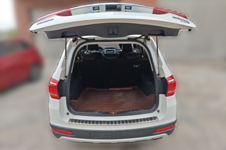 Used Haval H6 2014 Sport Version 1.5T Manual Two-Wheel Drive Elite Edition Trunk