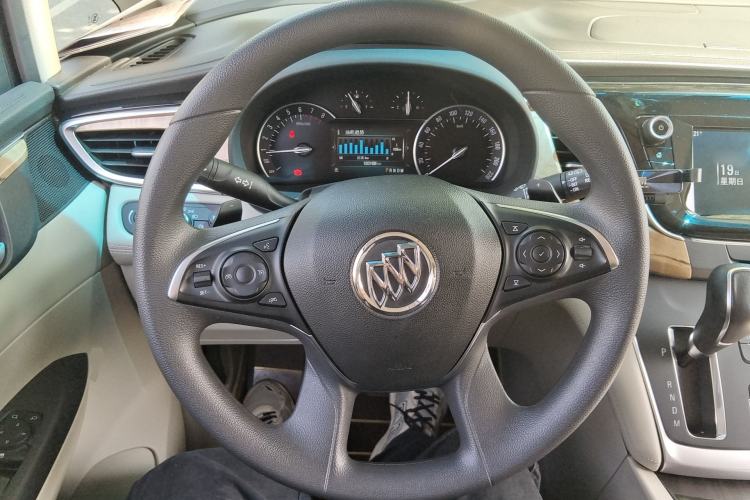 Used Buick GL8 2017 ES 28T Comfort Model China V Standard
