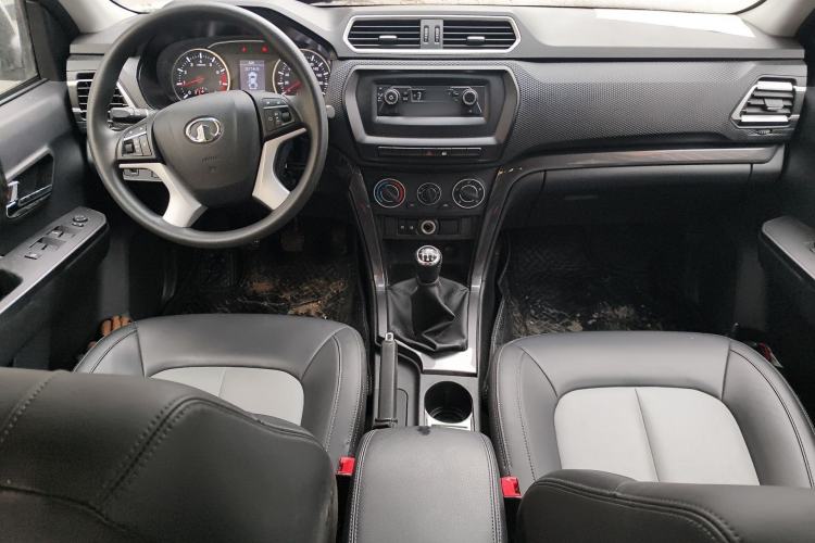 Used Great Wall Wingle 5 2023 2.4L Gasoline Two-Wheel-Drive Entry-Level Big Double Interior 2