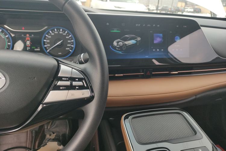 Used AION S 2023 Meizu 580 Lithium Iron Phosphate Center Console