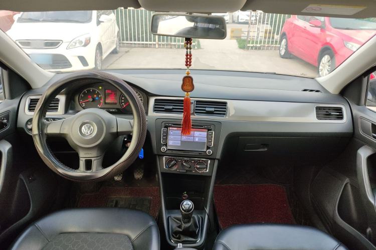 Used Volkswagen Santana 2015 1.6L Manual Comfort Edition Center Console