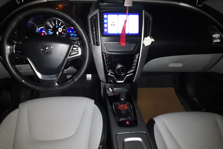 Used Luxgen U6 SUV 2014 1.8T ZhiZun Model
