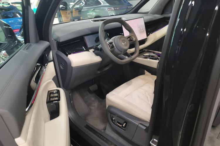 Used Zeekr 009 2024 Six-Seat Executive Version 4WD 108 kWh Left Front Seat