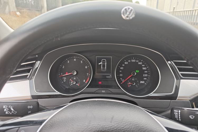 Used Volkswagen Magotan 2017 330TSI DSG Leading Model
