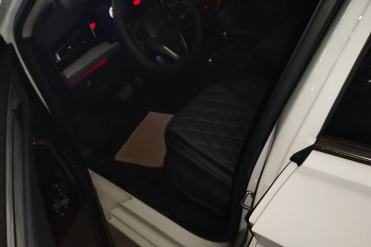 Used Volkswagen Sagitar 2023 280TSI DSG Excellence Edition Left Front Seat