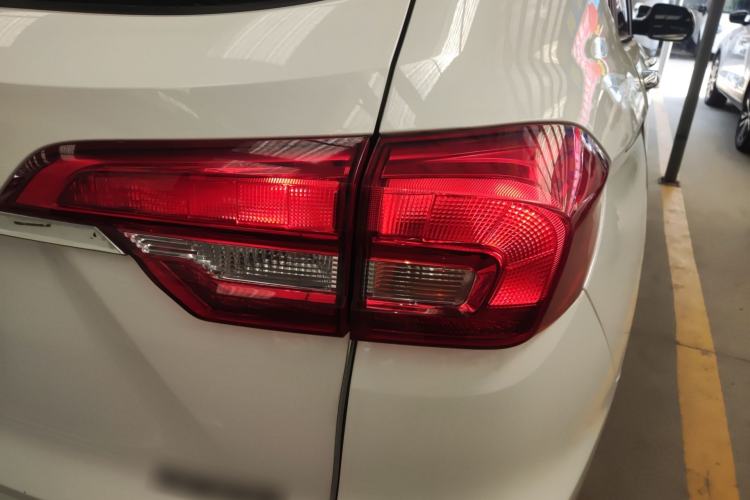 Used Haval M6 2019 1.5T DCT Two-Wheel Drive Elite Version China VI Standard Right Rear Taillight