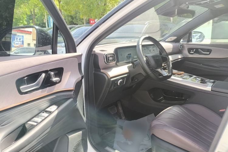 Used Chery Tiggo 9 2025 2.0T Automatic Two-Wheel Drive Luxury Edition 5 Seats
