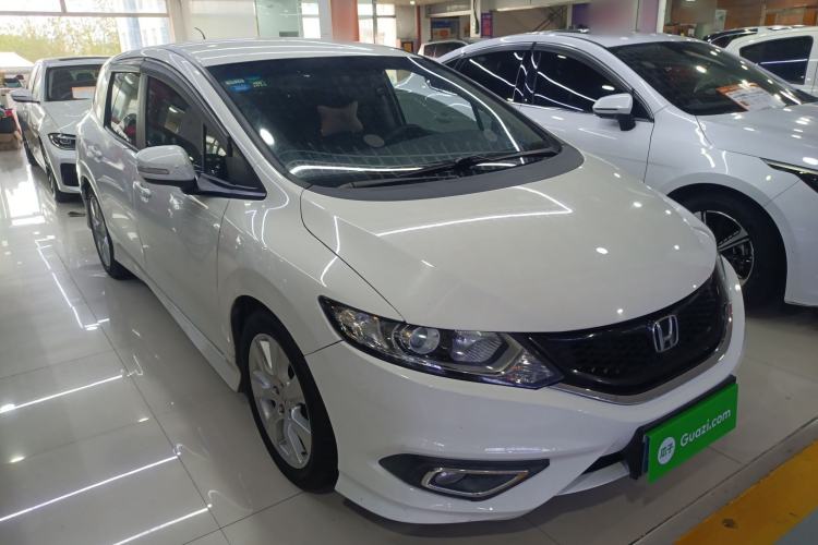 Used Honda Jade 2013 1.8L automatic Comfort version 5 seats Front Right 45 Deg