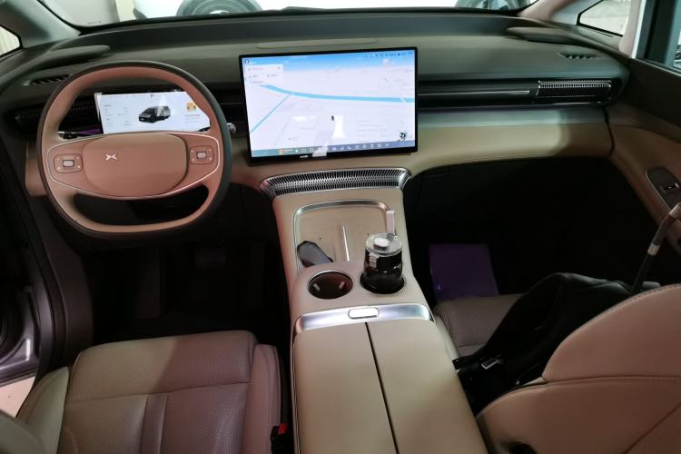 Used XPeng X9 2025 740 Ultra-Long Range Max Center Console
