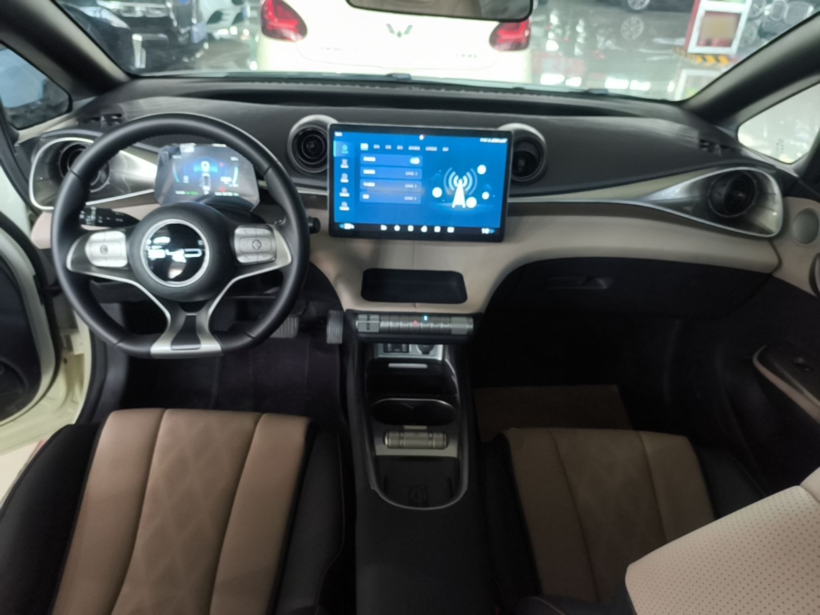 BYD Dolphin 2023 420 km Fashion Edition — снимка 12