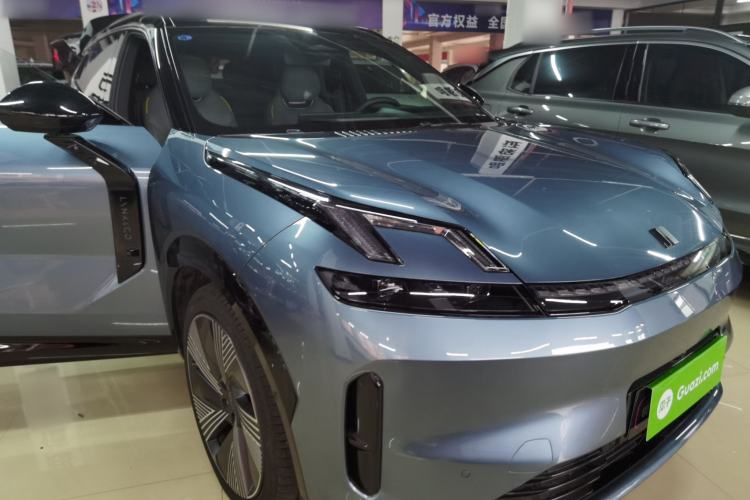 Used Lynk & Co 08 EM-P 2025 220 km All-Wheel-Drive Performance Halo