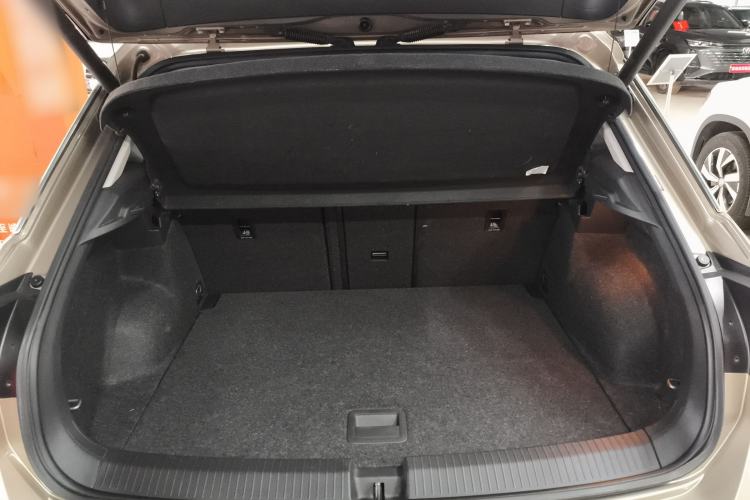 Used Volkswagen T-ROC 2021 280TSI DSG Two-Wheel Drive Comfort Connect Edition