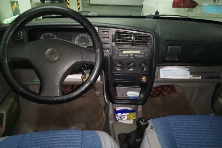 Used Volkswagen Jetta 2010 1.6L Partner Center Console