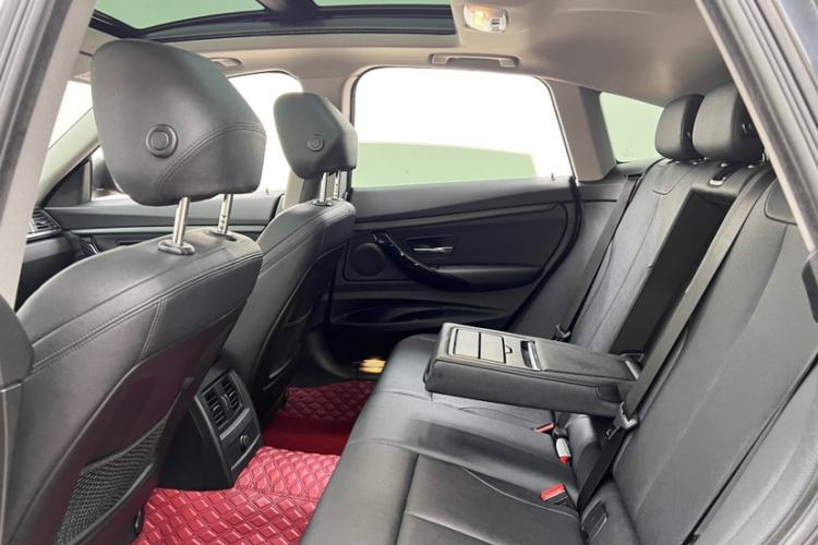 Used BMW 3 Series GT 2019 320i Sport Edition Interior 14