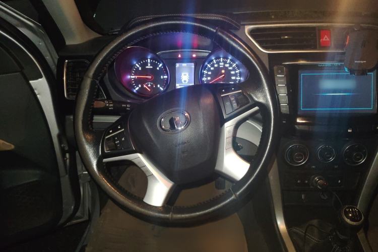 Used Great Wall Wingle 6 2014 2.0T Two-Wheel Drive Navigation Version 4D20B Steering Wheel