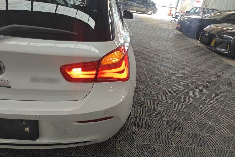 Used BMW 1 Series 2018 118i Sport Design Package Exterior 3