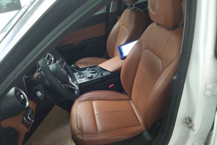 Used Alfa Romeo Giulia 2017 2.0T 200HP Luxury Edition