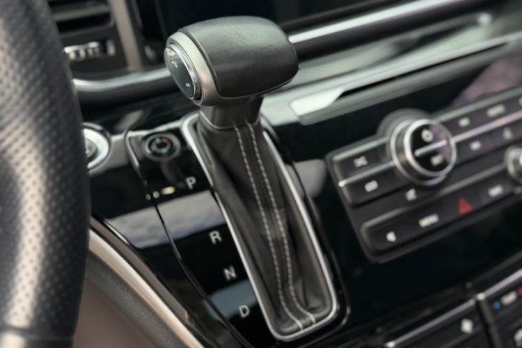 Used GAC Trumpchi M8 2020 390T Deluxe Edition Gear Lever