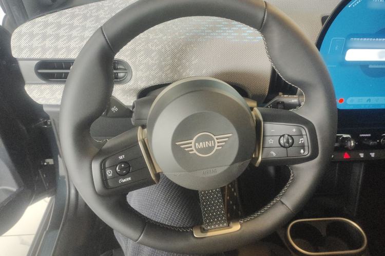 Used MINI 2025 2.0T COOPER S Artist Five-Door Edition Steering Wheel
