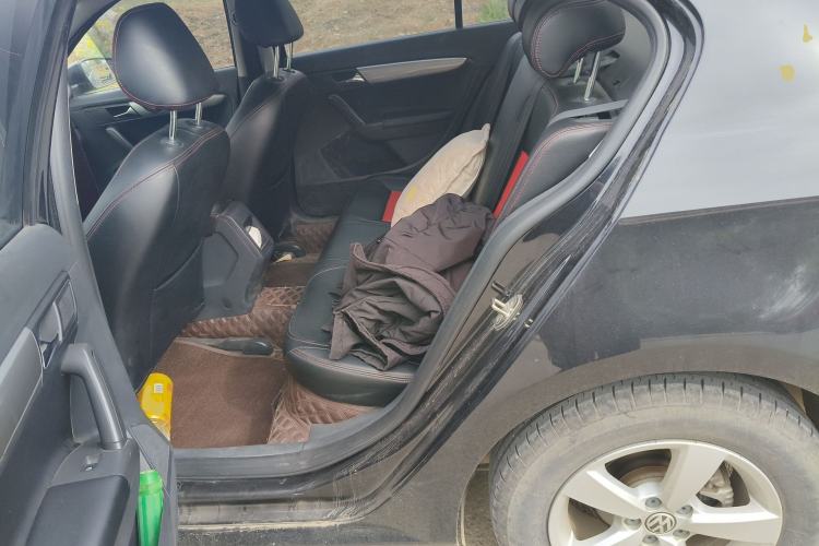 Used Volkswagen Lavida 2015 1.6L Manual Fashion Edition Left Rear Seat