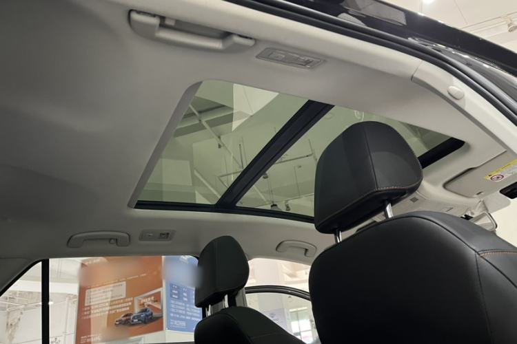 Used Volkswagen T-ROC 2021 280TSI DSG Two-Wheel Drive Comfort Connect 30th Anniversary Edition
