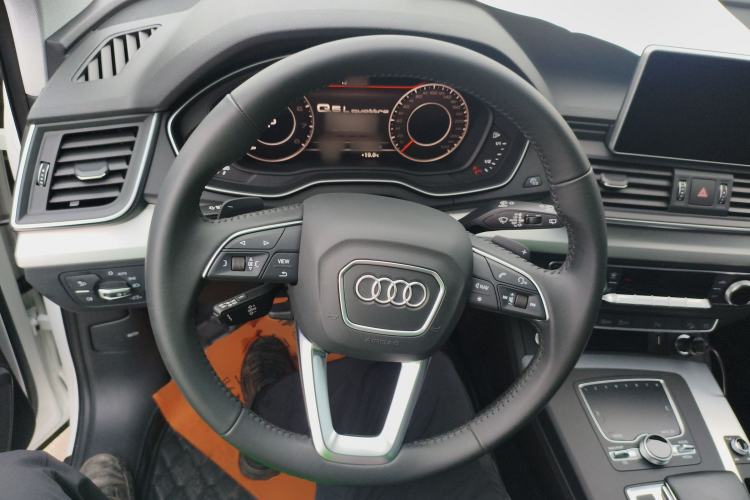 Used Audi Q5L 2020 Updated 40 TFSI Prestige Fashion Edition Steering Wheel