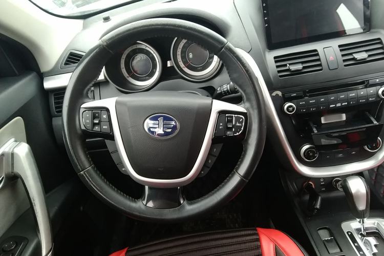 Used Bestune X80 2013 2.0L automatic comfort version Steering Wheel