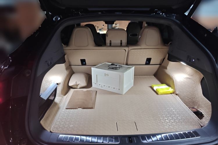 Used Hima Luxeed R7 2024 All-Electric 802 km Max
