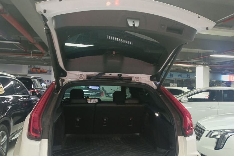 Used Cadillac XT4 2024 28T Two-Wheel-Drive Luxury Version Trunk