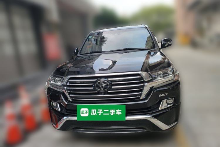Used Toyota Land Cruiser 2018 5.7L VX-S 7-Seater Middle East Version Front