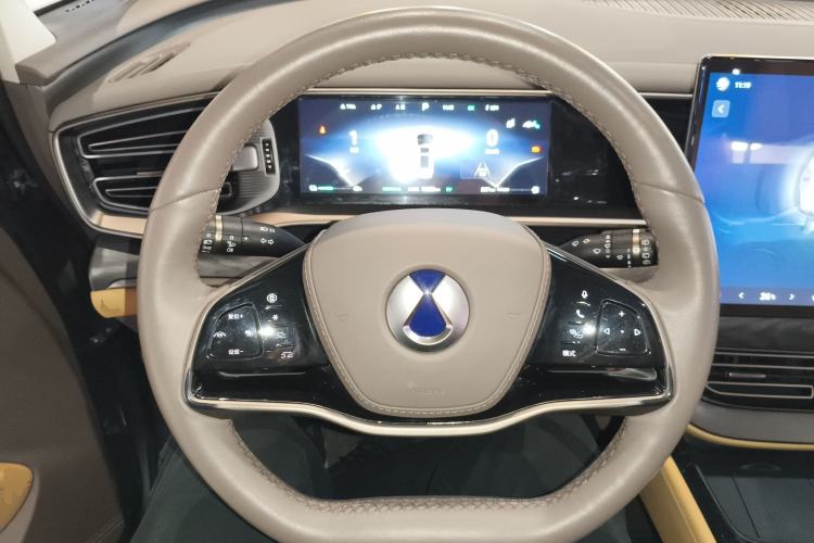 Used Denza D9 2022 DM-i 1040 Prestige Model