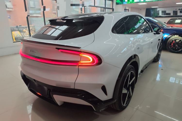 Used Xiaomi Auto YU7 2025 Ultra-Long Range High-Performance All-Wheel-Drive Max Edition
