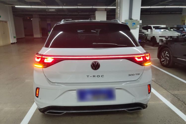 Used Volkswagen T-ROC 2023 300TSI DSG Two-Wheel-Drive Chen Guang Edition
