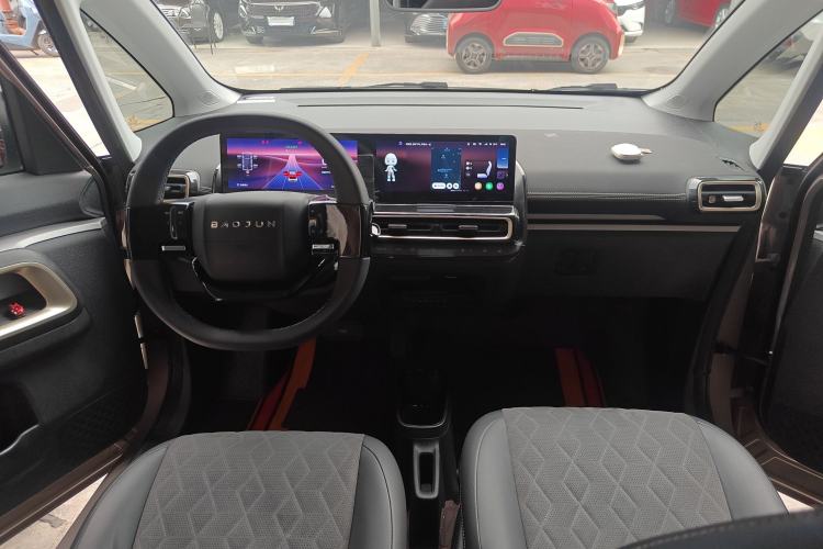 Used Baojun KiWi EV 2023 Smart Luxury Edition Ternary Lithium Center Console