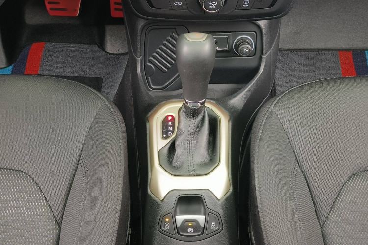 Used Jeep Renegade 2018 Connected Large Screen Version 180T Automatic High-Energy Edition
