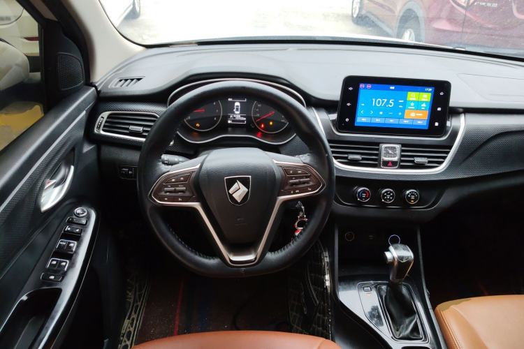 Used Baojun 730 2019 1.5T CVT Fashion Model 7 Seats China VI Emission Standard Steering Wheel