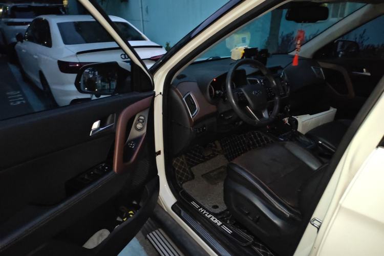 Used Hyundai ix25 2015 2.0L Automatic 4x4 Deluxe DLX