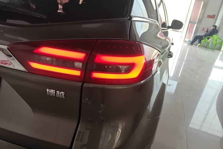 Used Geely Auto Emgrand X7 Sport 2018 2.0L Manual Two-Wheel Drive Zhiya Version Right Rear Taillight
