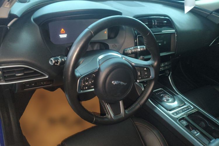 Used Jaguar XEL 2019 2.0T 200 PS Deluxe Edition
